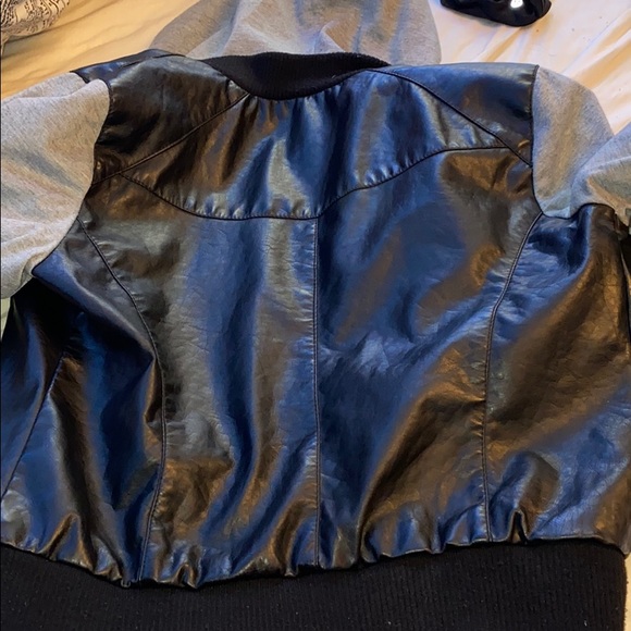 Jacket - Picture 4 of 4